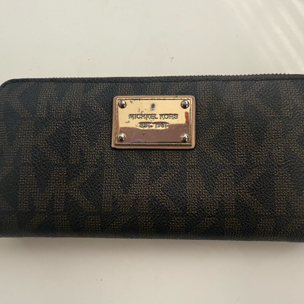 Michael Kors Jet Set Continental wallet